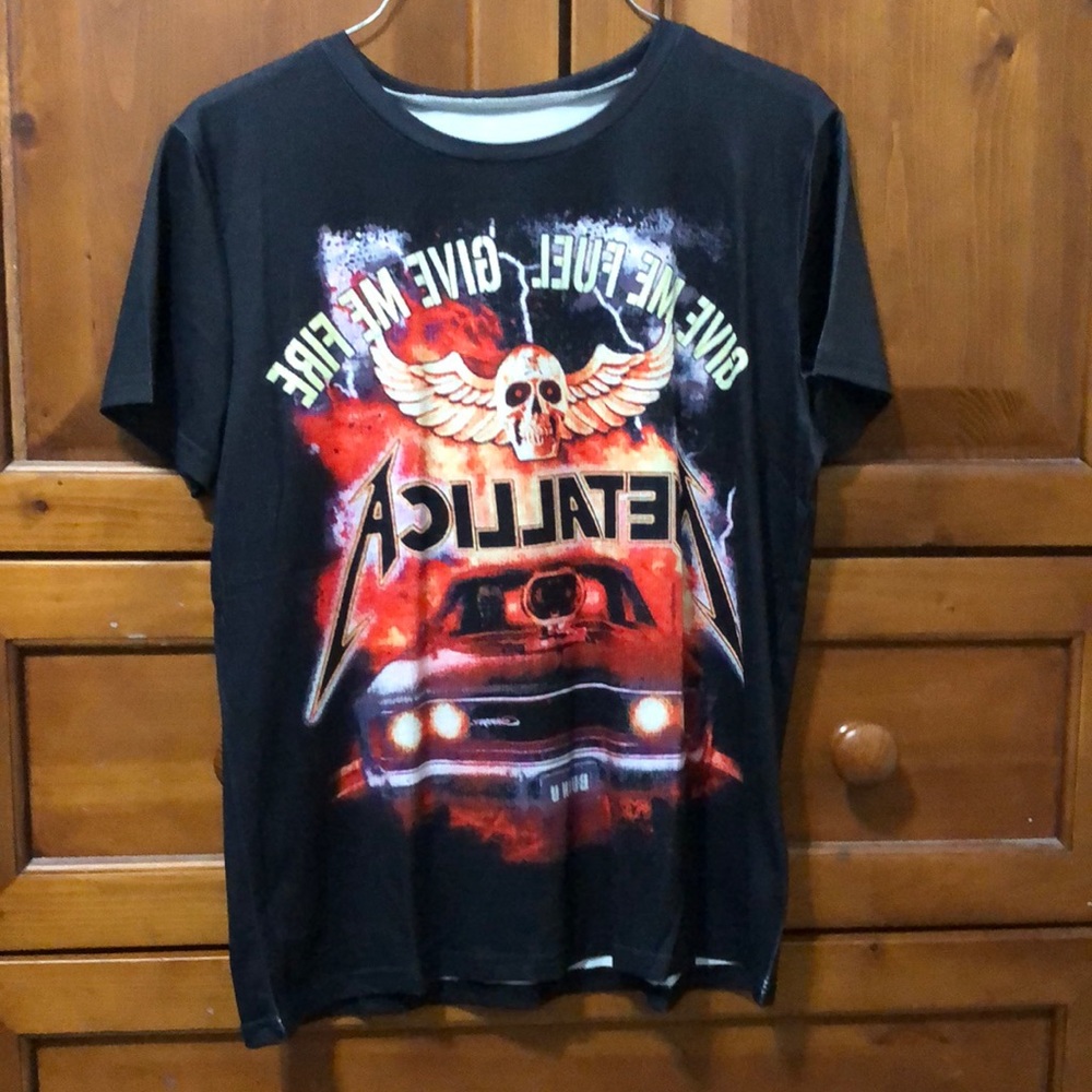 New women’s Metallica give em fuel give em fire shirt! Never worn!